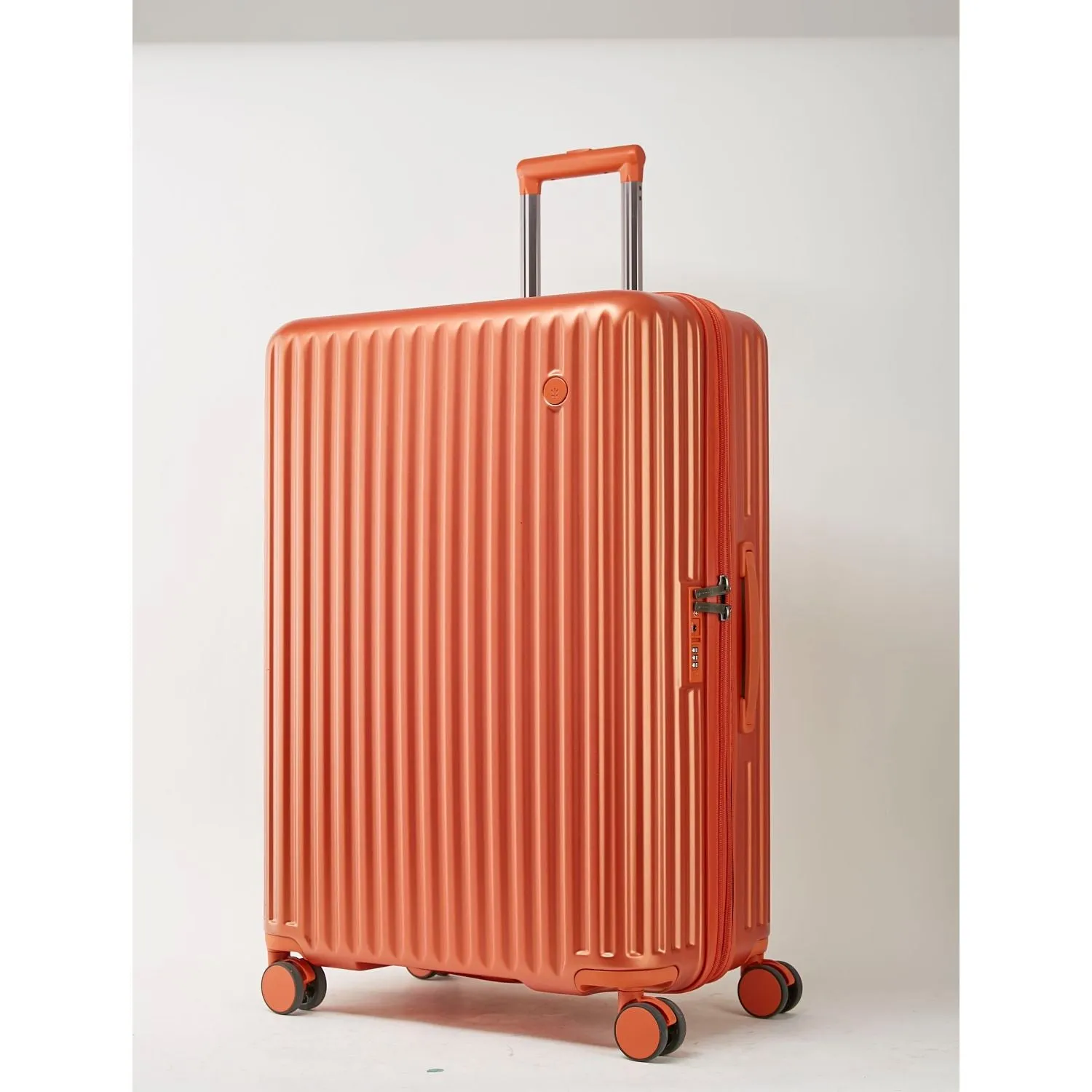 Conwood Pioneer Polycarbonate 24" Expandable Upright Luggage