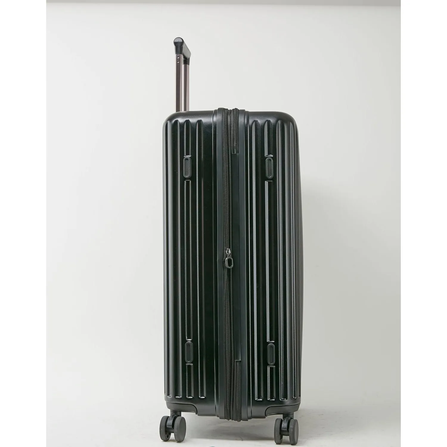 Conwood Pioneer Polycarbonate 24" Expandable Upright Luggage