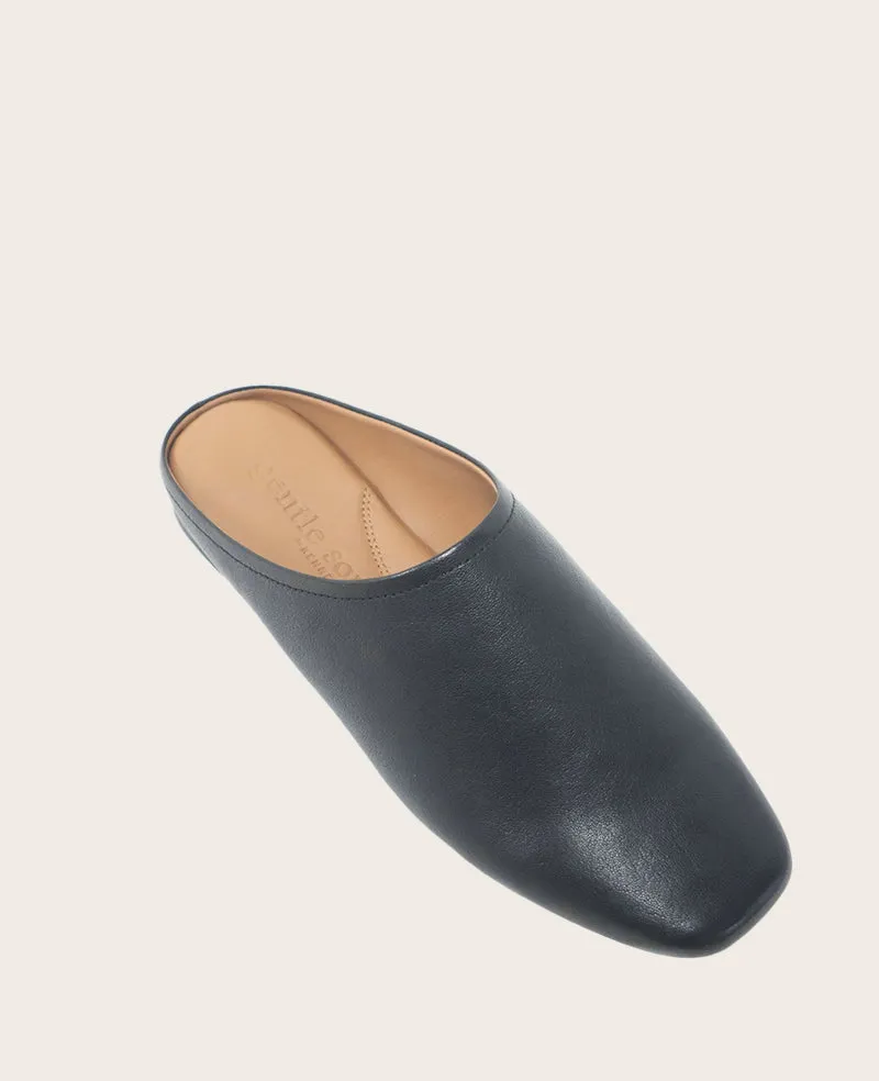 Comfortable GENTLE SOULS Wanda Leather Mule Flats - Stylish and Supportive!