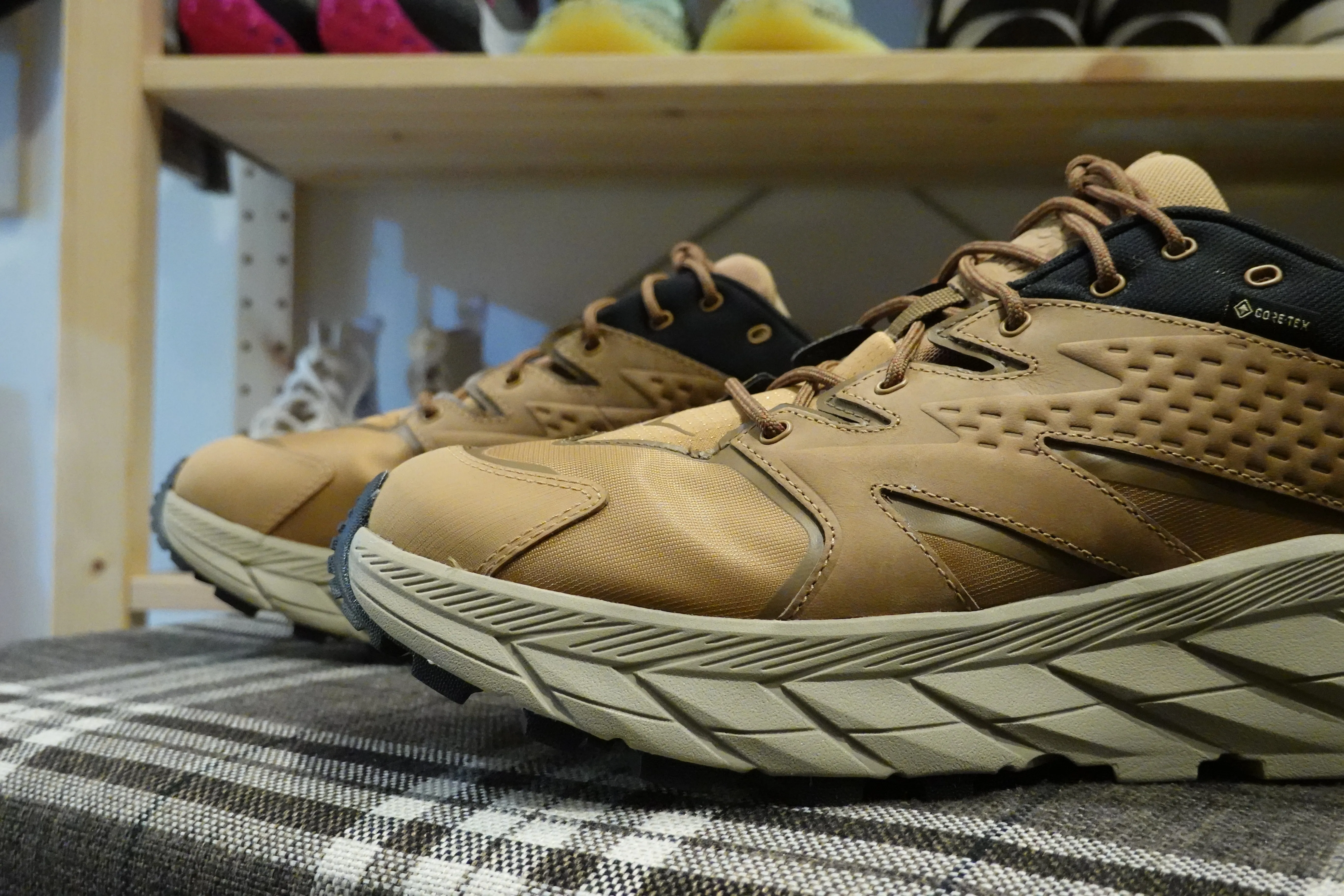 Hoka One One Anacapa Low GoreTex - Tiger's Eye/Black