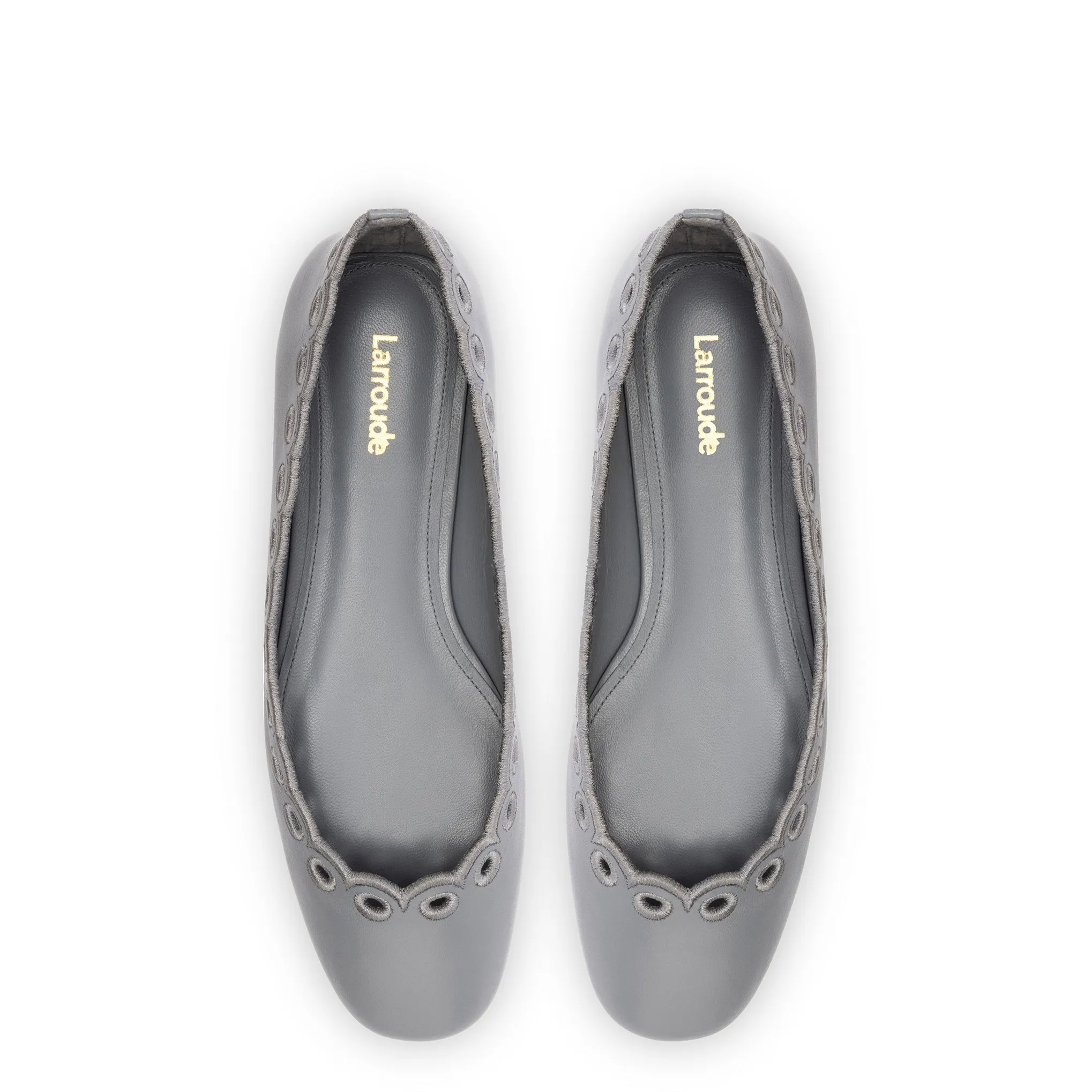 Meghan Broderie Flat In Titanium Leather